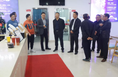 穆松到滁州市應用技術學校考察調研穆佳展